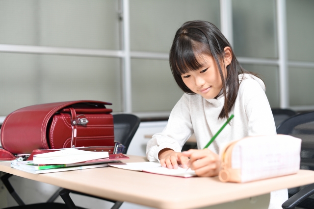 塾に通っている女の子